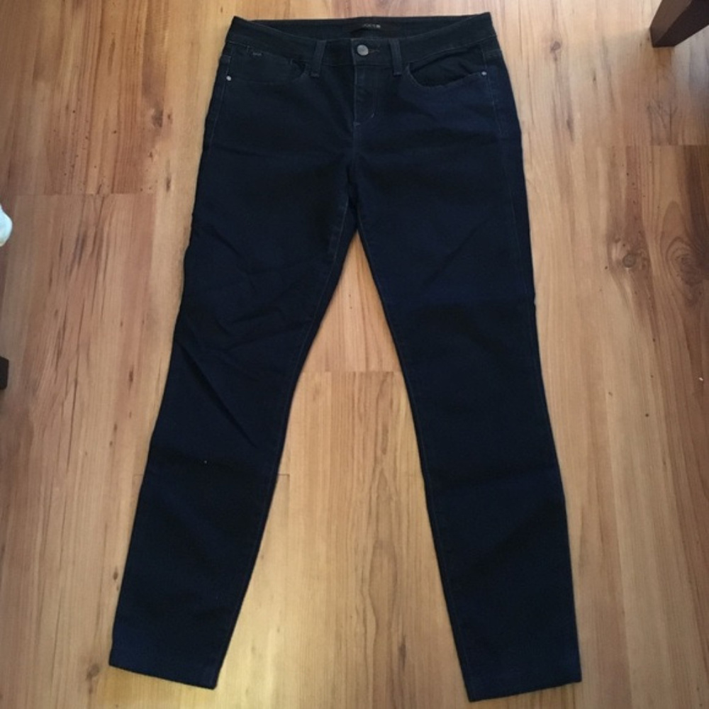 Joe's Jeans - Chelsea Fit - Size 28